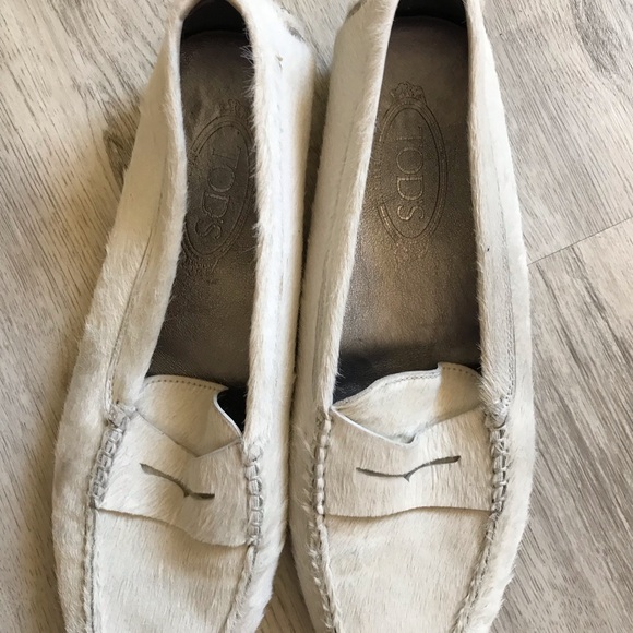 Tod’s Calf Hair/Pony Hair Cream Gommino Driving Shoes Black Bubbles EUC Sz. 9.5 - Picture 12 of 16